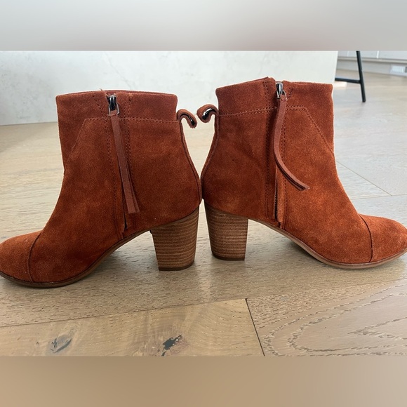 TOMS Lunata Fringe Suede Ankle Boot - Picture 3 of 8